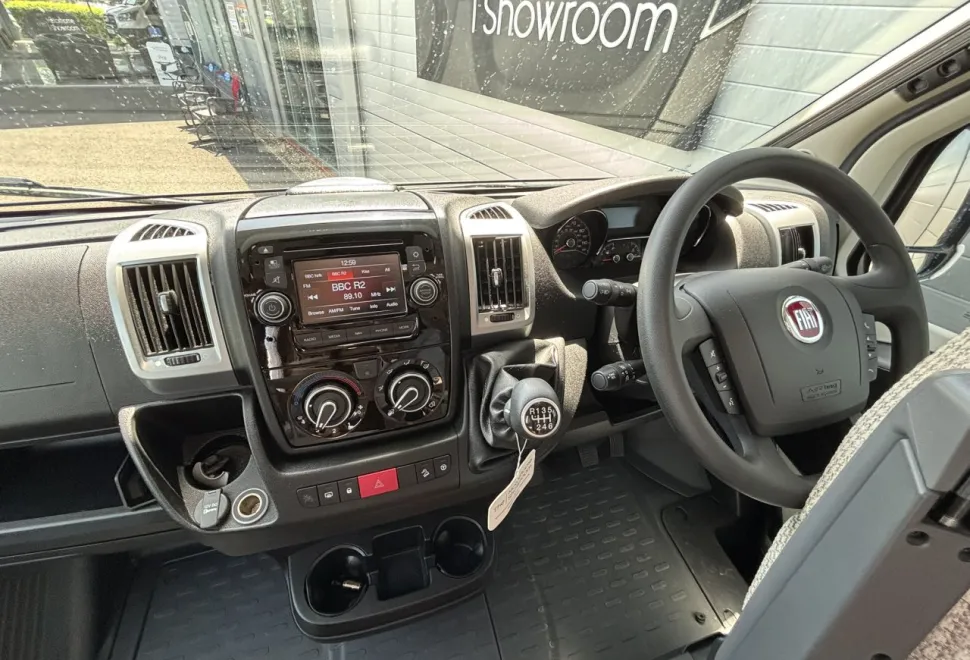Auto-Trail  Tracker FB 2014