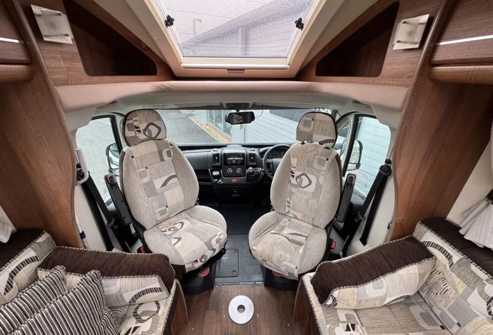 Auto-Sleeper  Broadway EK 2014