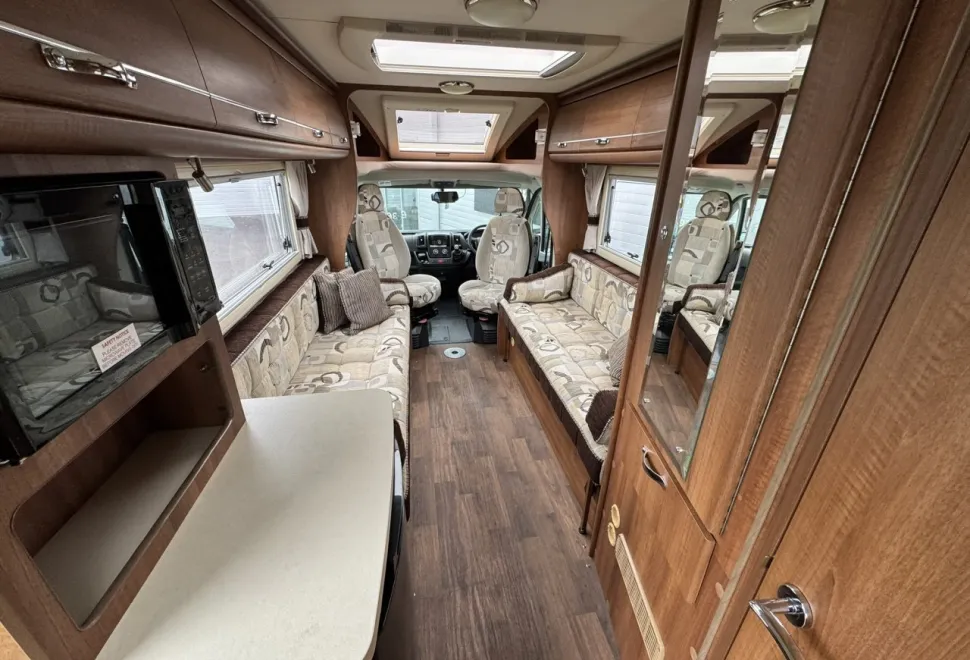 Auto-Sleeper  Broadway EK 2014