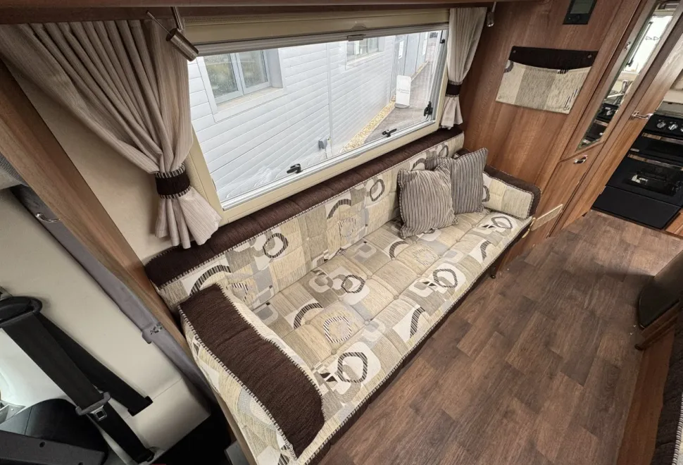 Auto-Sleeper  Broadway EK 2014