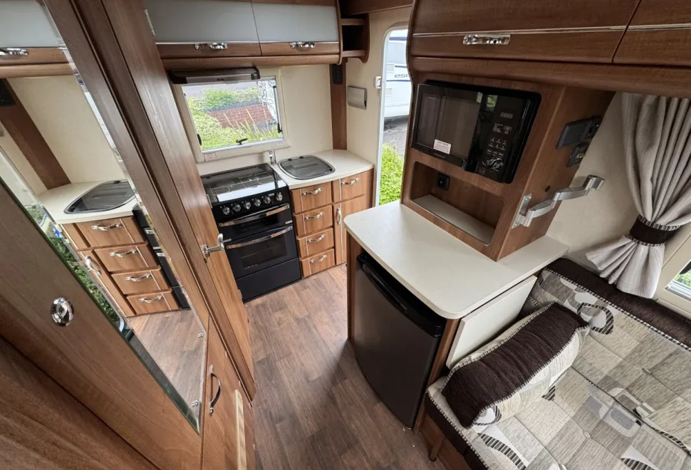 Auto-Sleeper  Broadway EK 2014