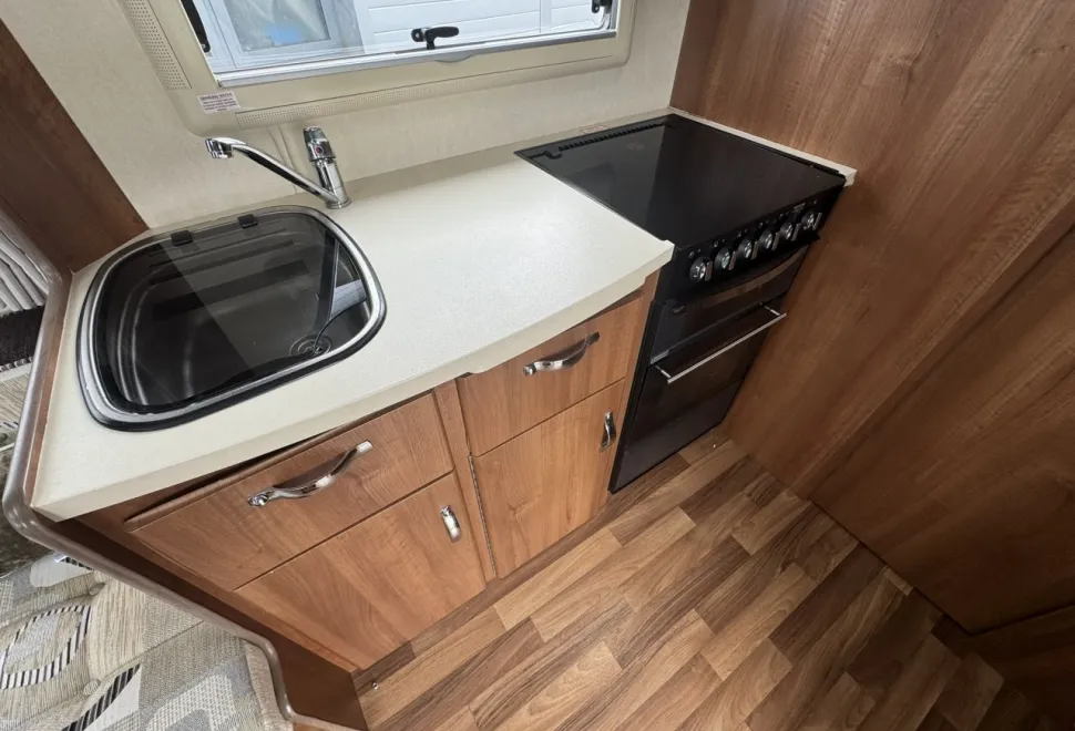 Auto-Sleeper  Burford Duo | Automatic 2015
