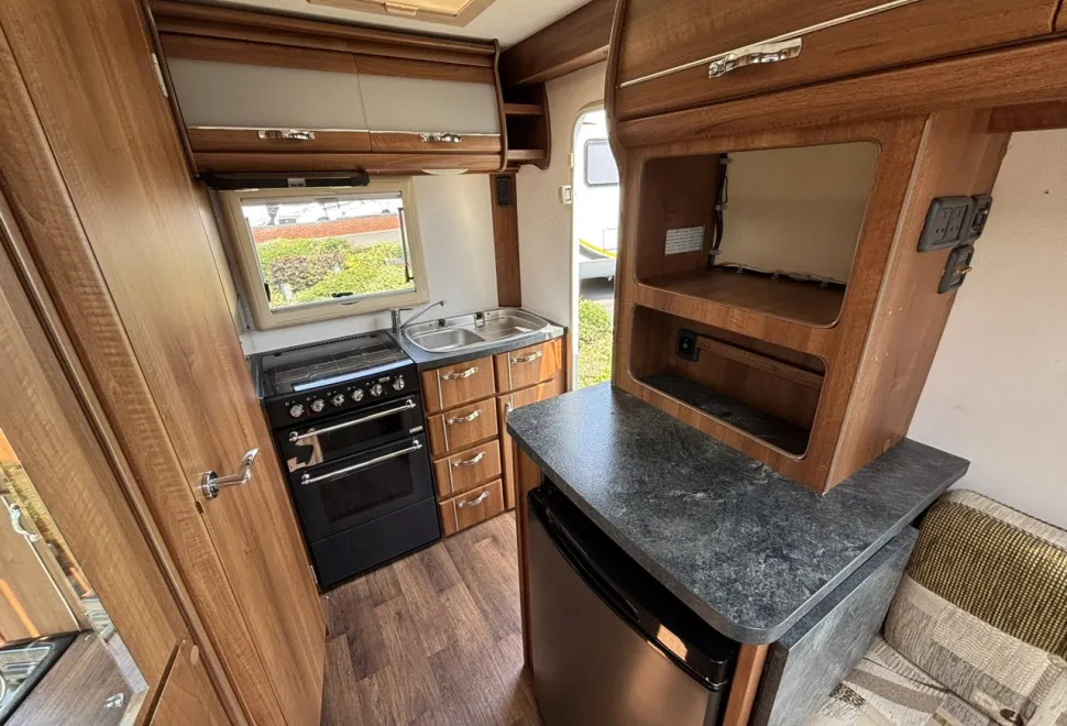 Auto-Sleeper  Broadway 2012