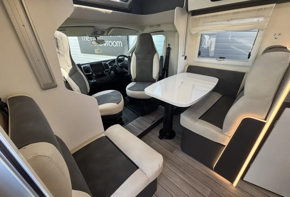 McLouis  Fusion 373 | Automatic 2026