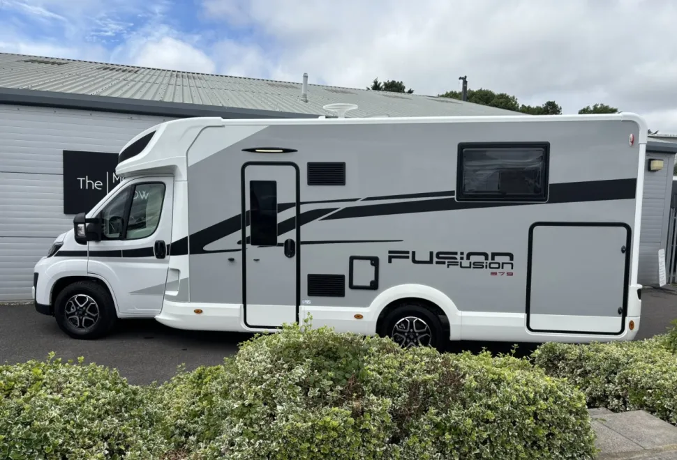 McLouis  Fusion 379 | Automatic 2026