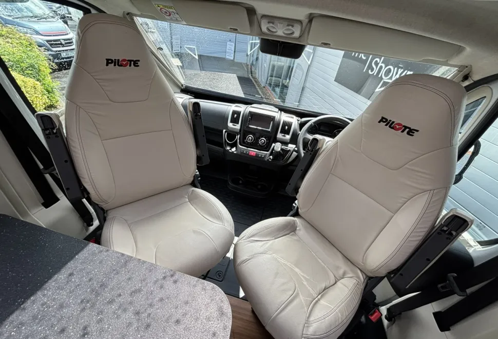 Pilote  Sensation P740GJ | Automatic 2019