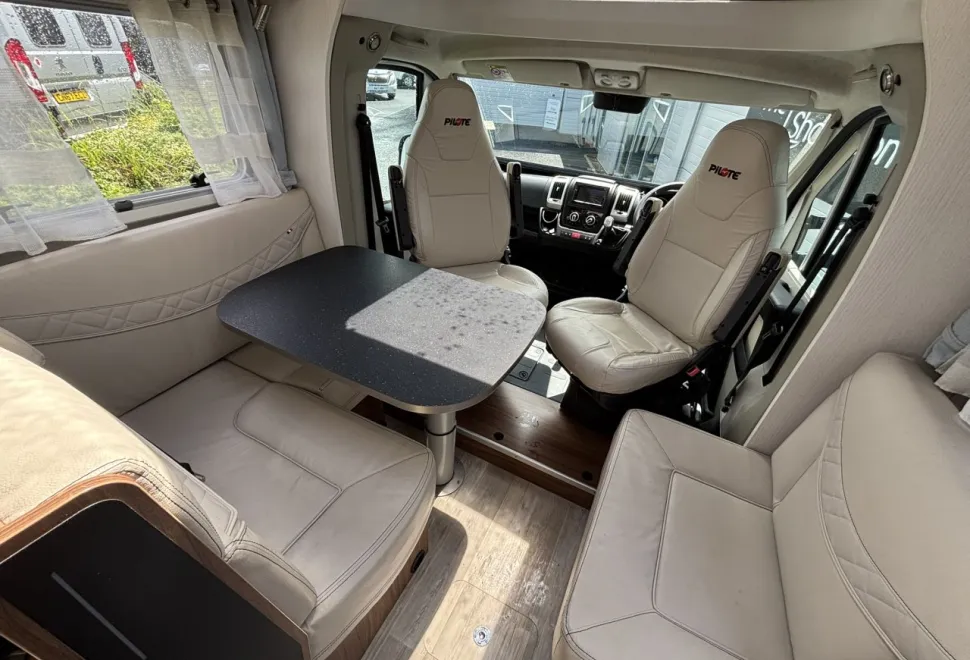 Pilote  Sensation P740GJ | Automatic 2019