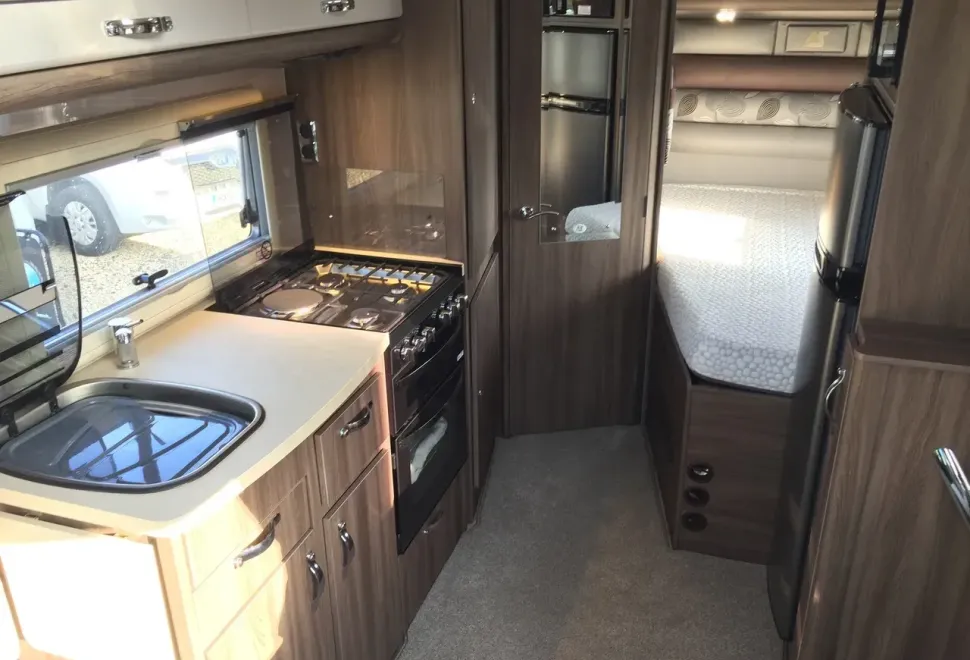 Auto-Sleepers  Broadway FB 2022