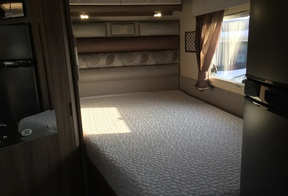 Auto-Sleepers  Broadway FB 2022