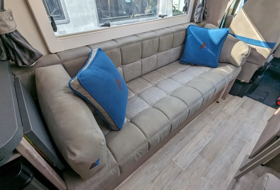 Auto-Sleepers  Broadway EK (K-05274) 