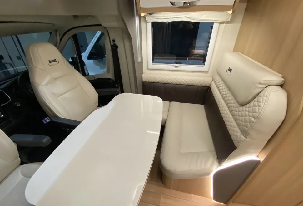 McLouis  Fusion 330 (BN F-00702) 