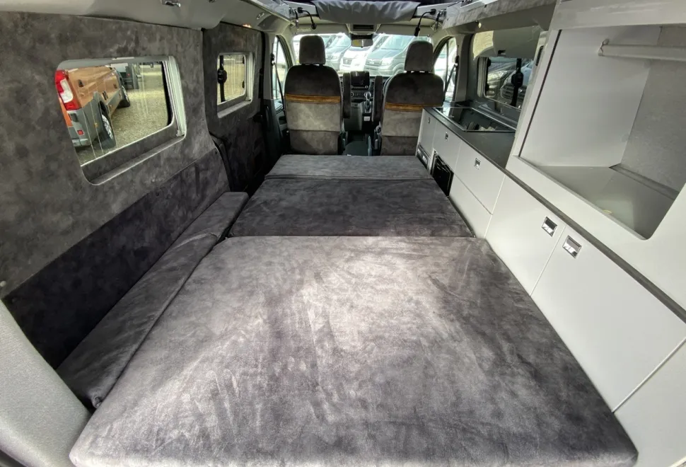 Auto-Sleepers  Custom Air Auto (T-00140) 