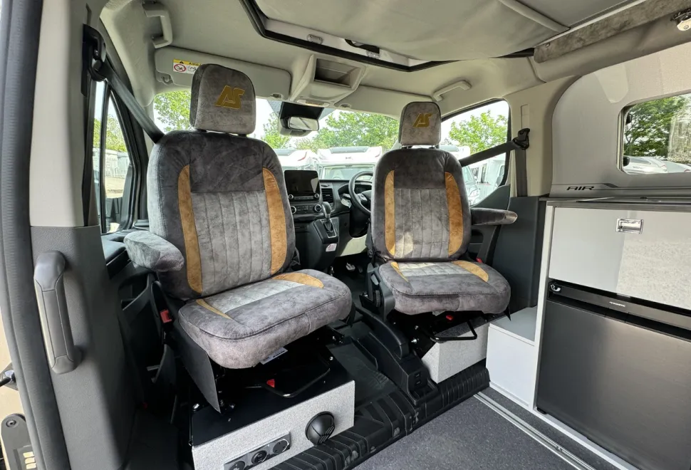 Auto-Sleepers  Custom Air Auto (T-00126) 