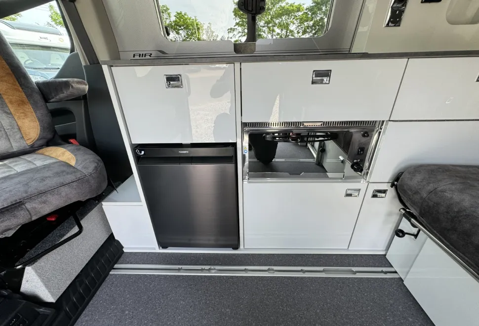 Auto-Sleepers  Custom Air Auto (T-00126) 