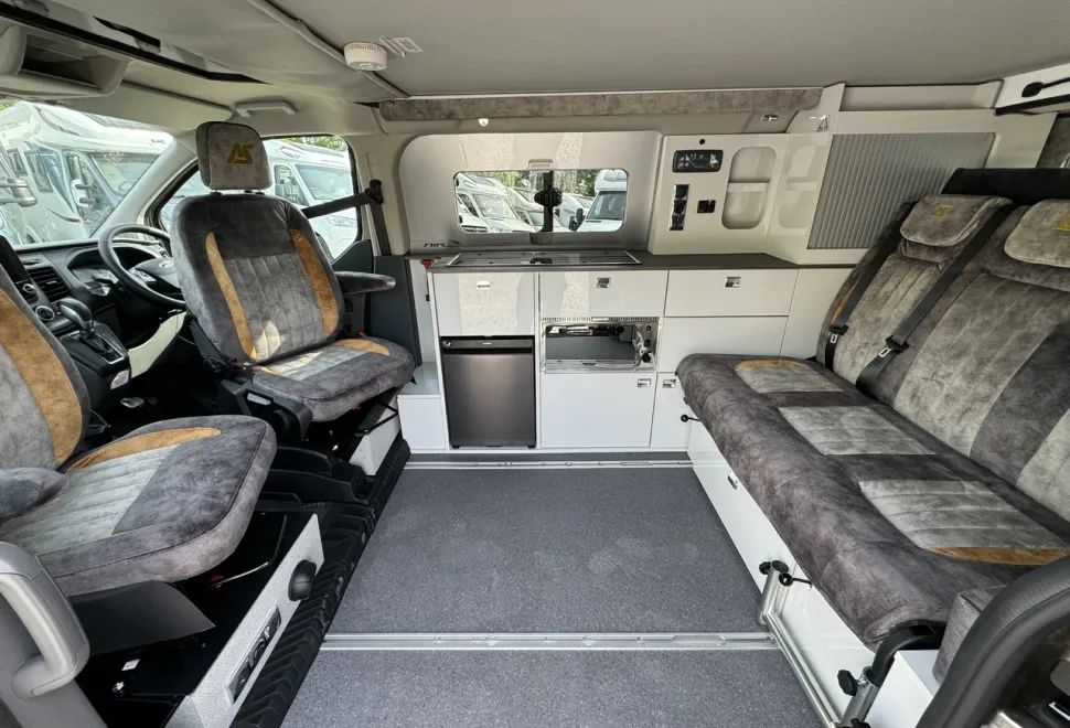 Auto-Sleepers  Custom Air Auto (T-00126) 