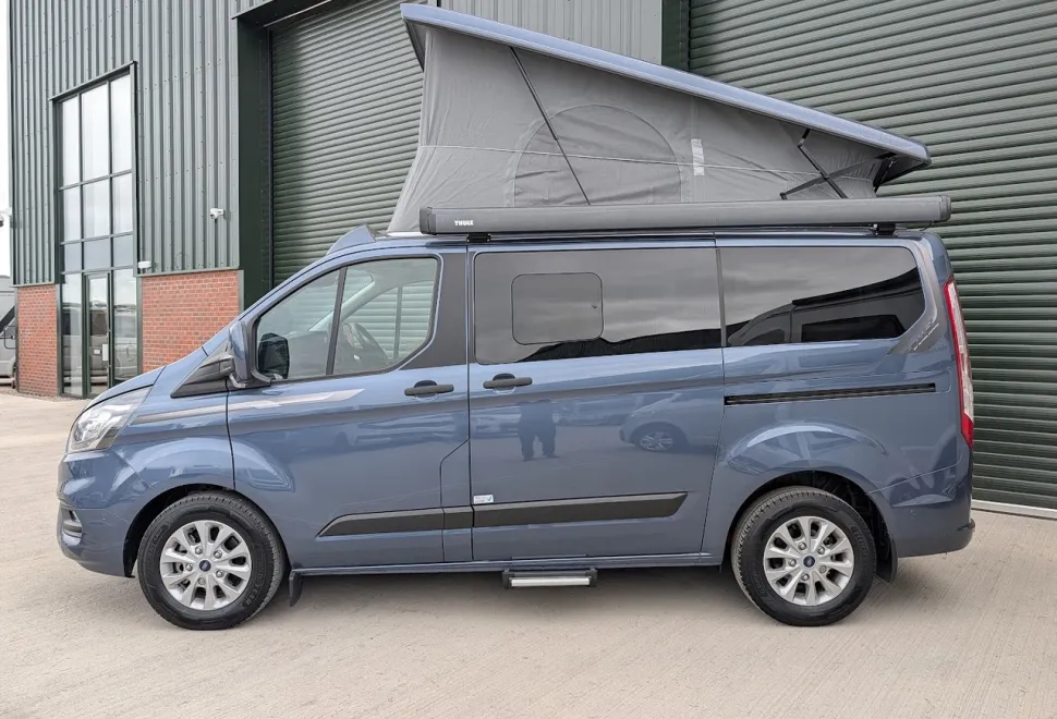 Auto-Sleepers  Custom Air Auto (T-00138) 