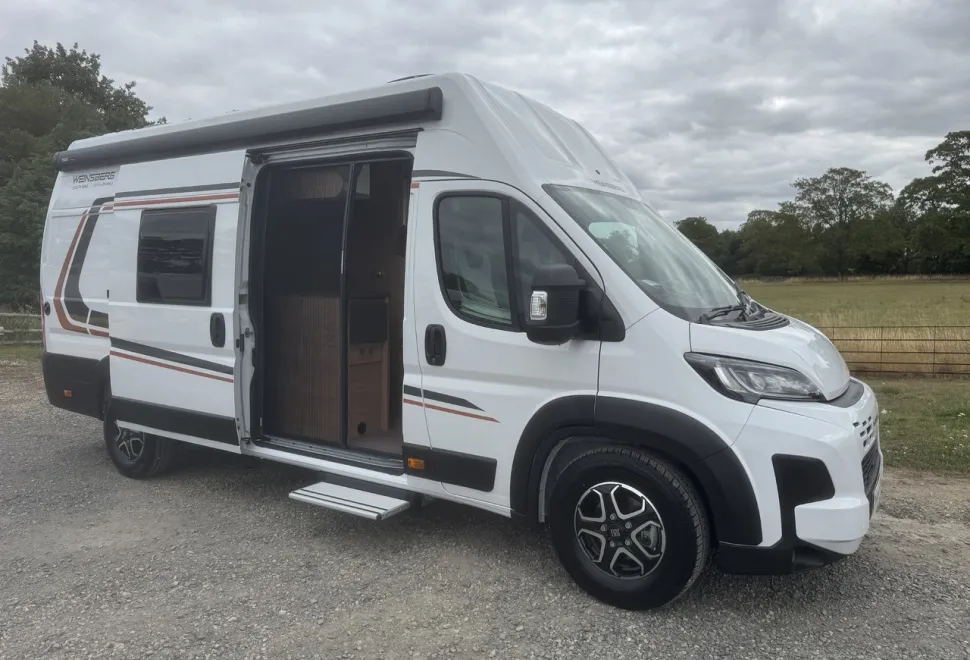Weinsberg  Carabus 630 MEG Outlaw Edition Fire  (BN: 2605) 