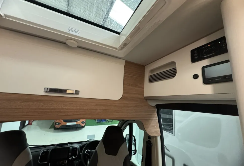 Weinsberg  Carabus 630 MEG Outlaw Edition Fire  (BN: 2605) 