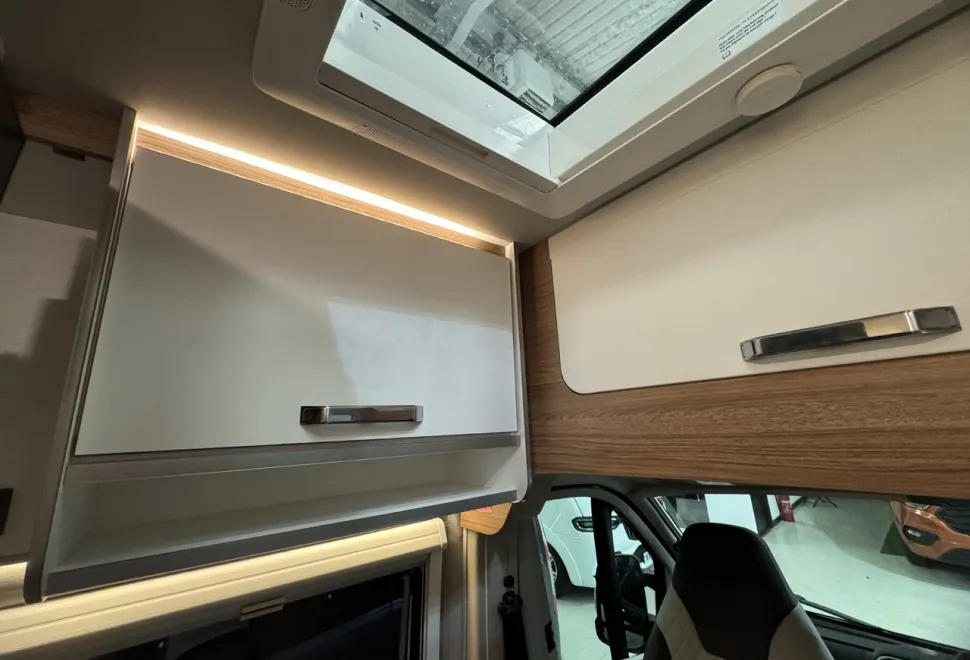 Weinsberg  Carabus 630 MEG Outlaw Edition Fire  (BN: 2605) 