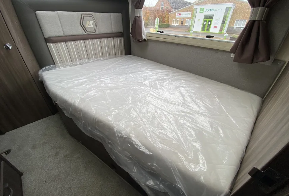 Auto-Sleepers  Corinium FB 2017