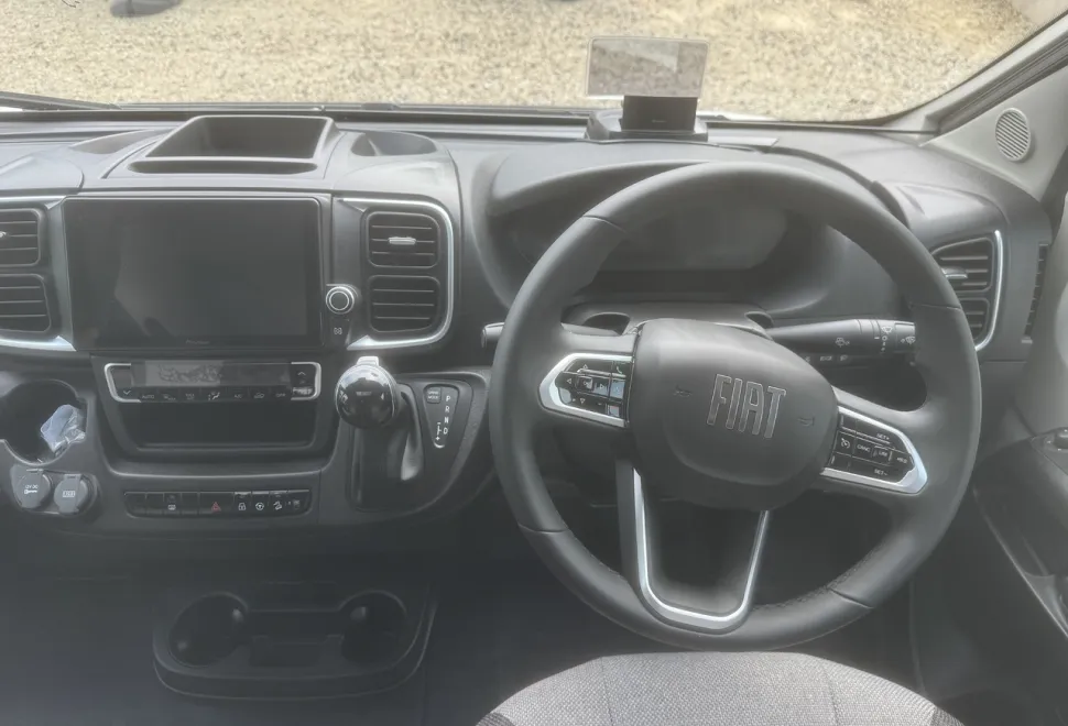 Knaus  Live Ti 650 MEG P/S  (BN: 1496) 