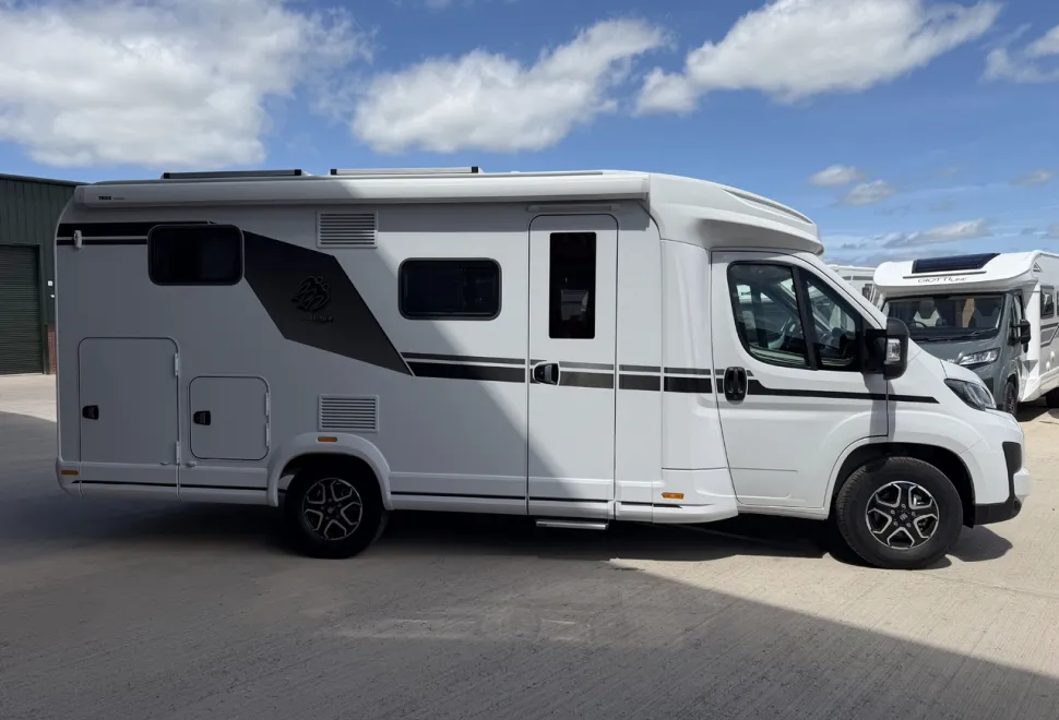 Knaus  Live Ti 650 MEG P/S  (BN: 1496) 