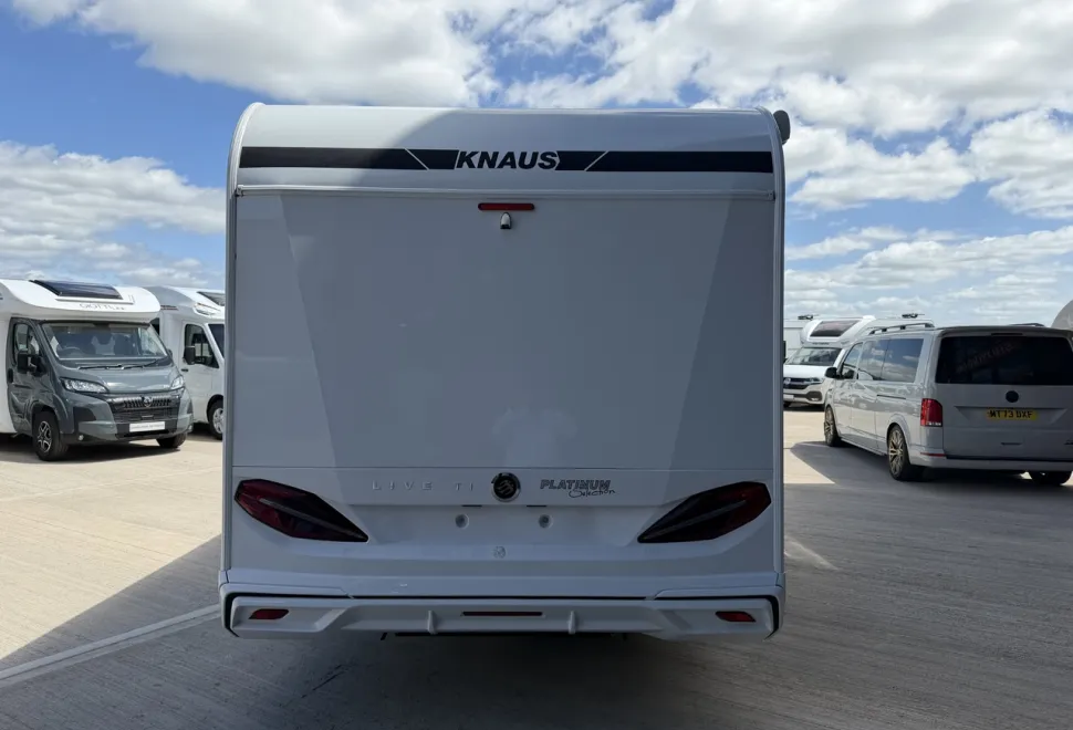 Knaus  Live Ti 650 MEG P/S  (BN: 1496) 