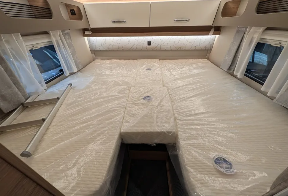 Weinsberg  CaraCore 700 MEG Light (BN: 8919) 