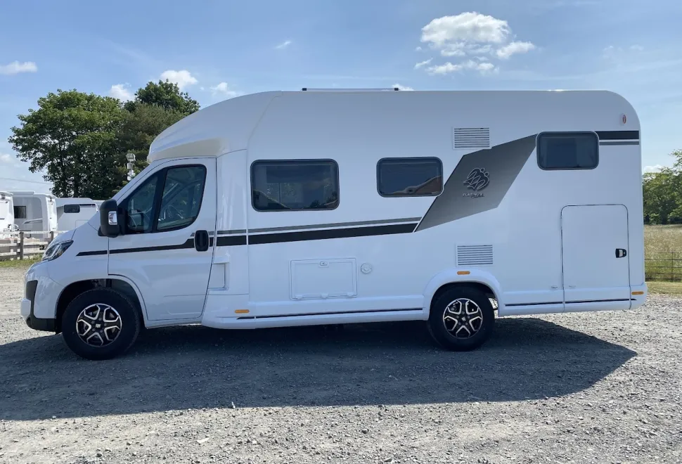 Knaus  Live Wave 650 MG P/S  (BN: 1504) 