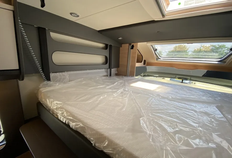 Knaus  Live Wave 650 MG P/S  (BN: 1504) 