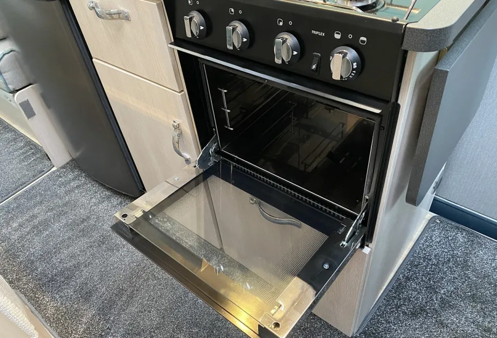 Auto-Sleepers  Warwick XL 2021