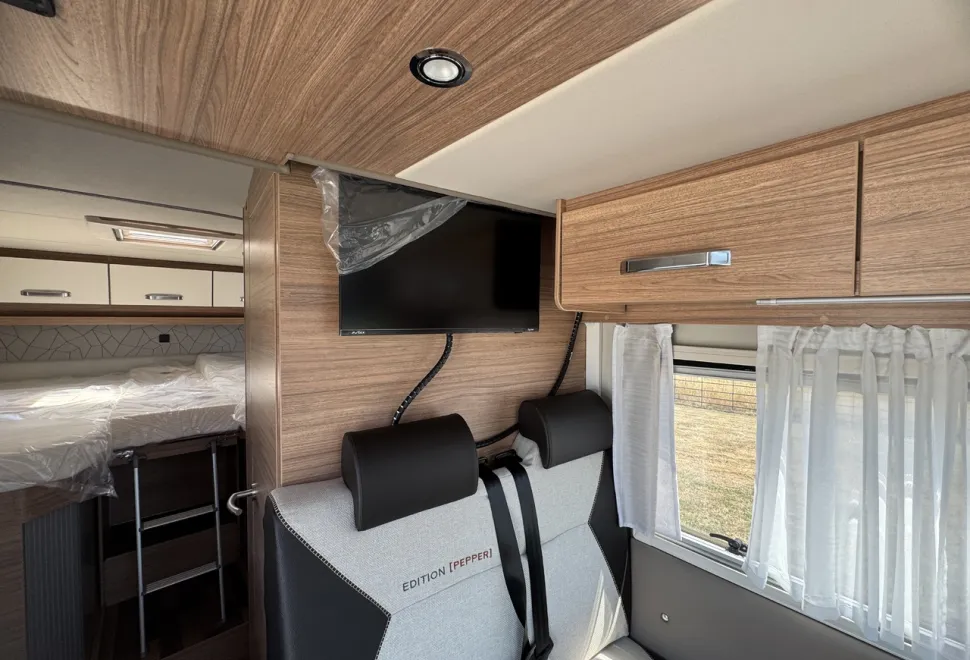 Weinsberg  CaraCompact Suite MB 640 Meg Edition Hot Pepper (2828) 