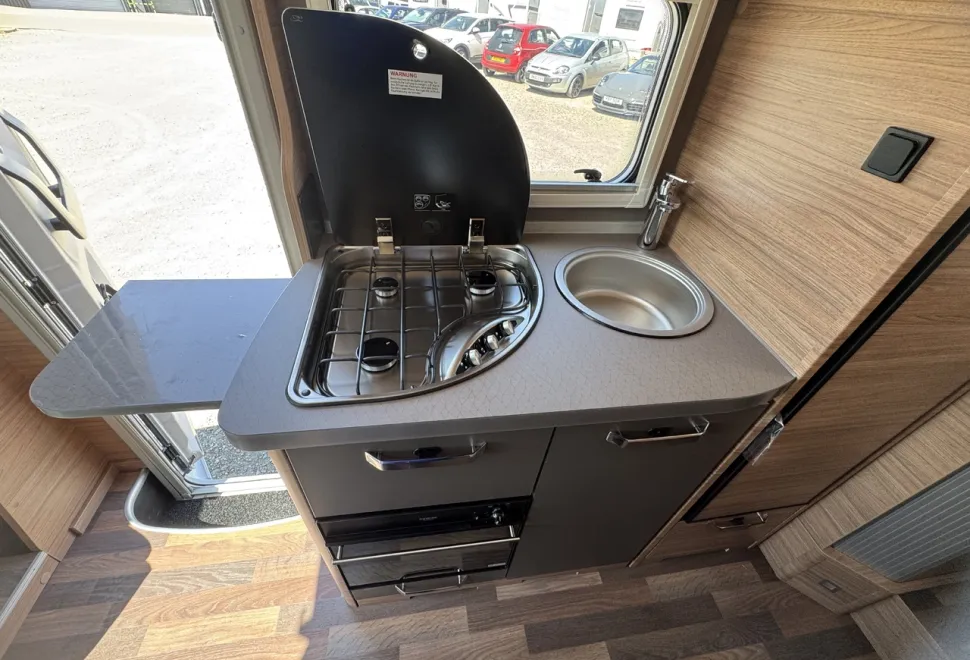 Weinsberg  CaraCompact Suite MB 640 Meg Edition Hot Pepper (2828) 