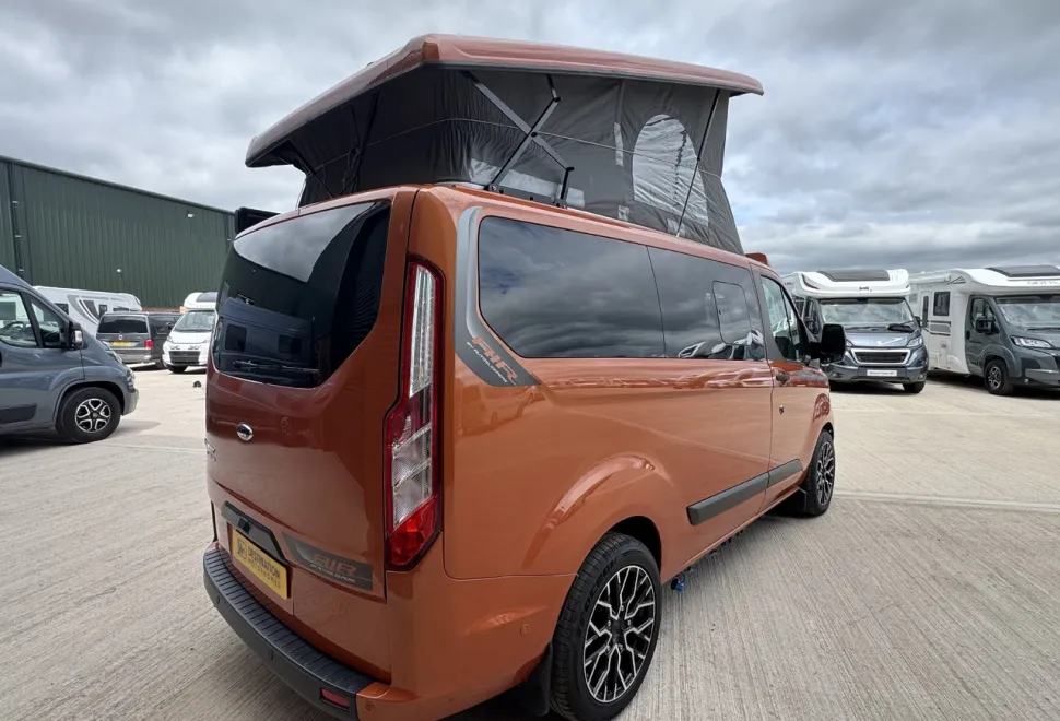 Auto-Sleepers  Custom Air Auto (T-00136) 