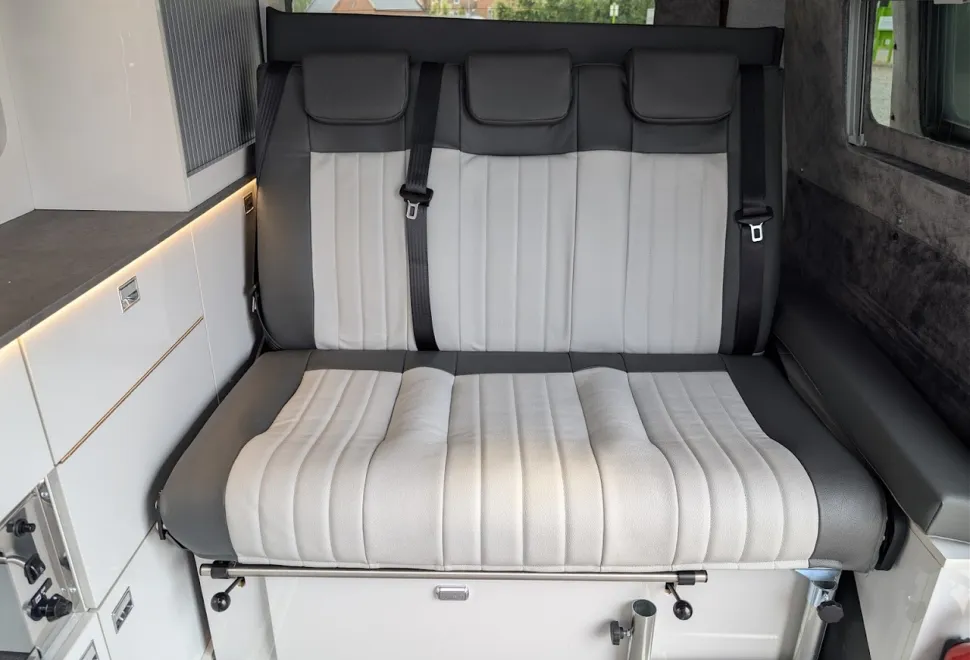 Auto-Sleepers  Custom Air Auto (T-00136) 