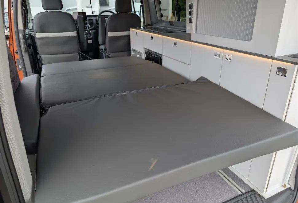 Auto-Sleepers  Custom Air Auto (T-00136) 