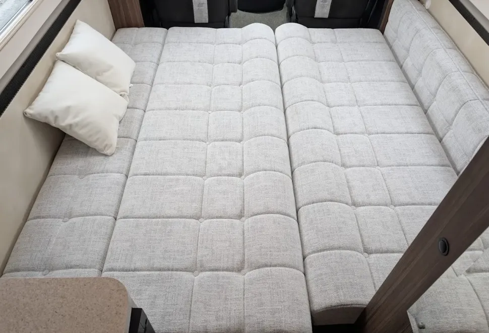 Auto-Sleepers  Bourton (K-05588) 