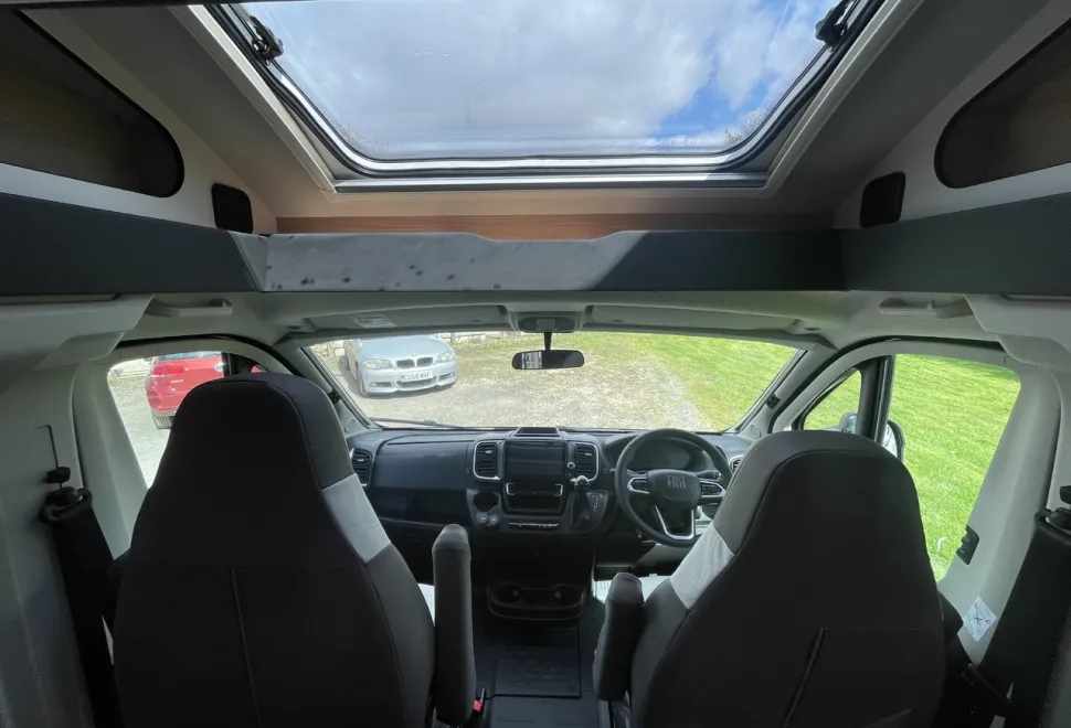 Knaus  Live Wave 700 DX Platinum Selection (4471) 