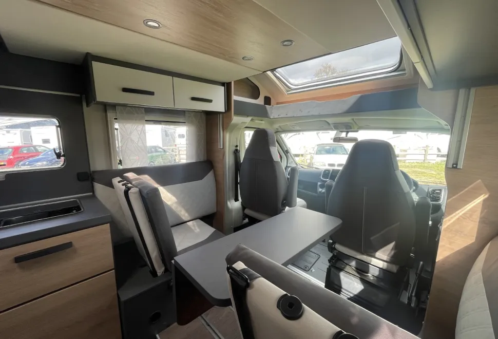 Knaus  Live Wave 700 DX Platinum Selection (4471) 