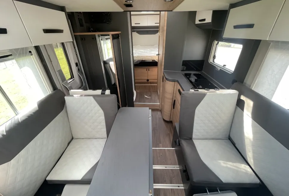 Knaus  Live Wave 700 DX Platinum Selection (4471) 