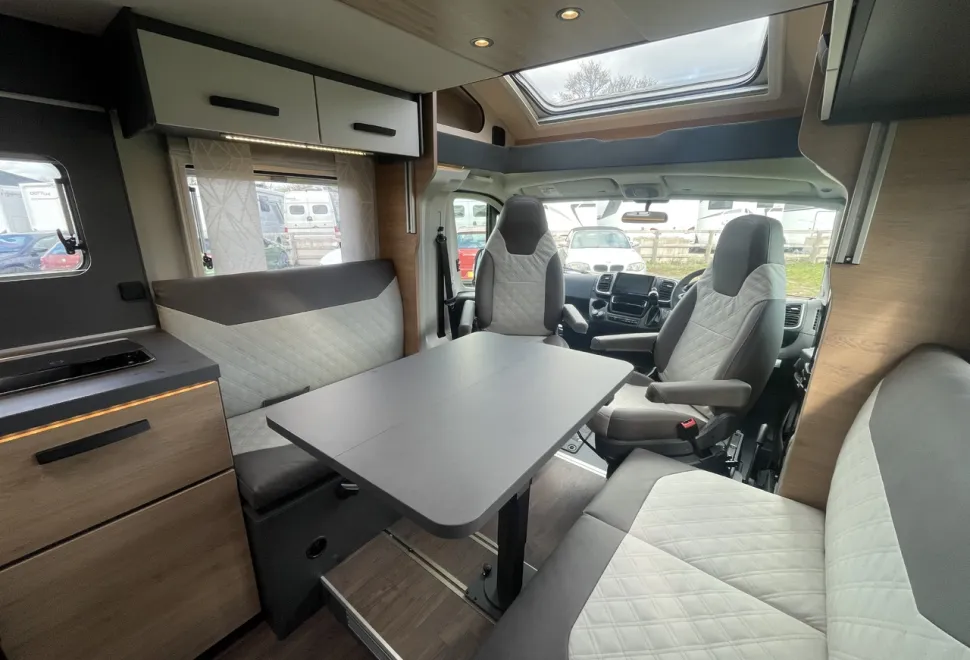 Knaus  Live Wave 700 DX Platinum Selection (4471) 