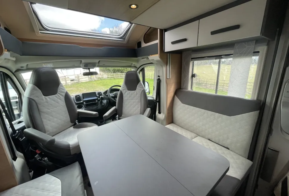Knaus  Live Wave 700 DX Platinum Selection (4471) 