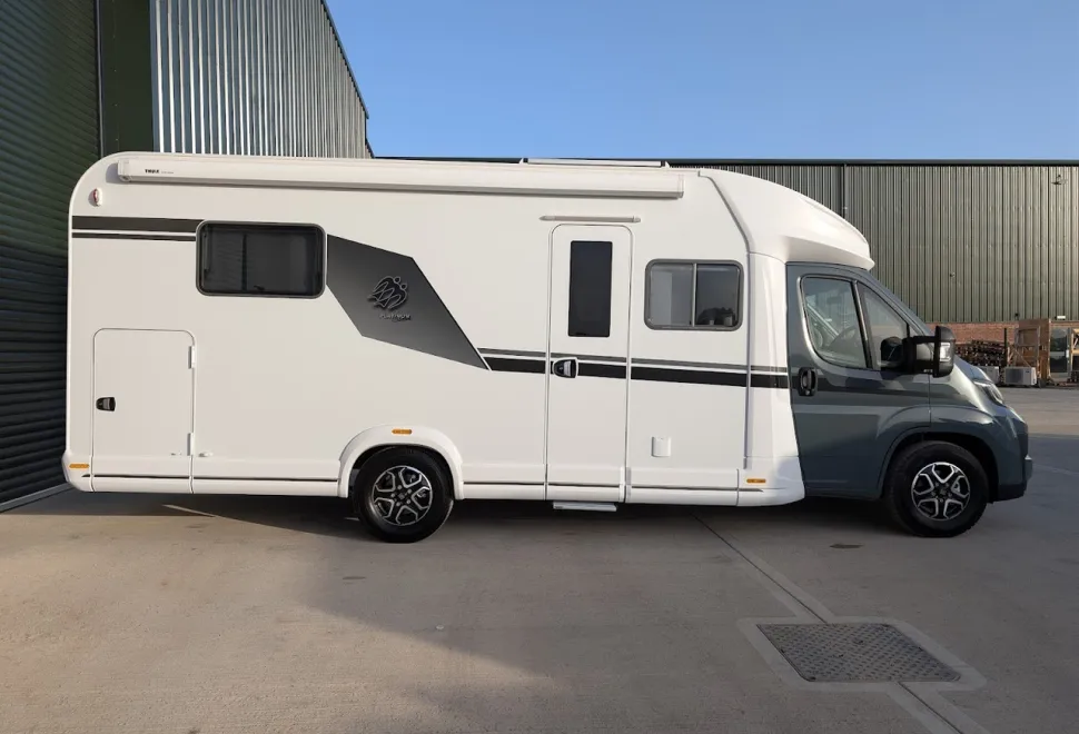Knaus  Live Wave 700 DX Platinum Selection (4471) 