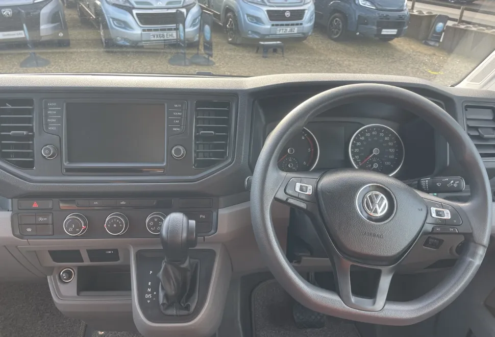 IH  600 CRL, Volkswagen 177BHP Auto 2019