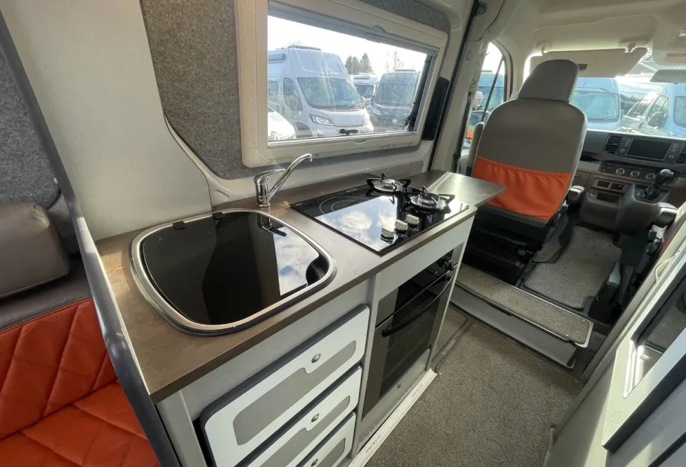 IH  600 CRL, Volkswagen 177BHP Auto 2019