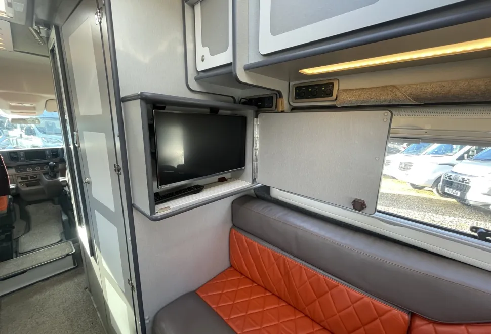 IH  600 CRL, Volkswagen 177BHP Auto 2019
