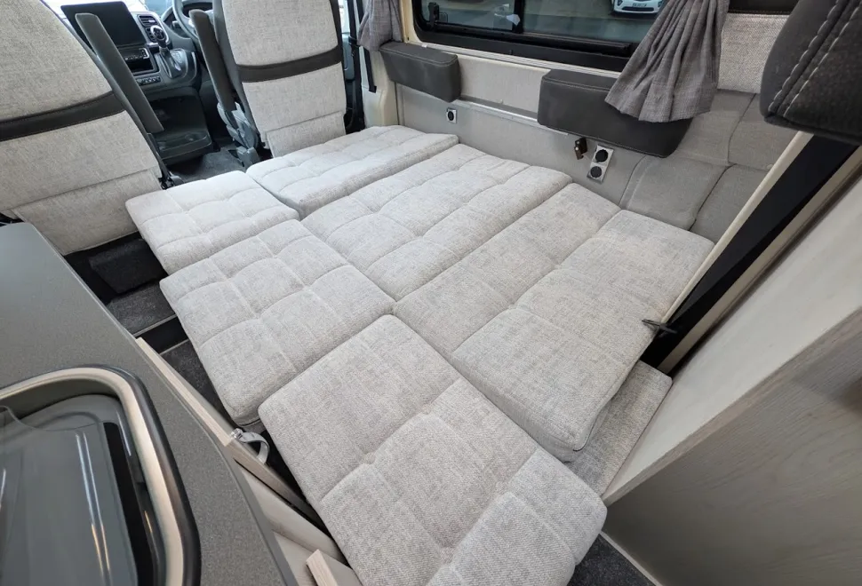 Auto-Sleepers  Fairford (P-09618) 