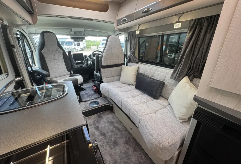 Auto-Sleepers  Kingham (BN P-09830) 