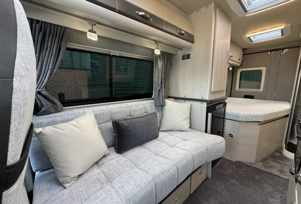 Auto-Sleepers  Kingham (BN P-09830) 
