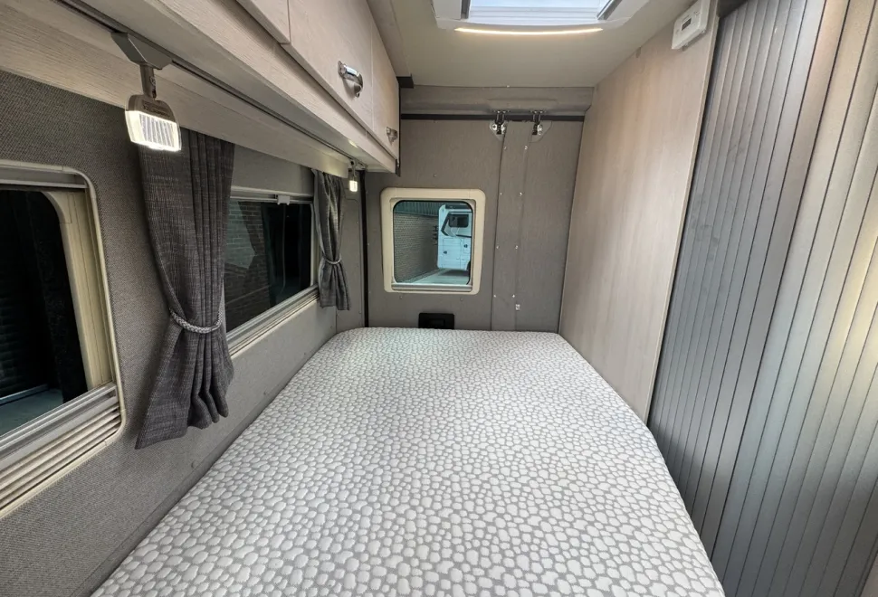 Auto-Sleepers  Kingham (BN P-09830) 